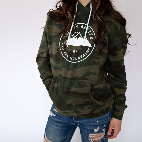 "life is better in the mountains" hoodie l